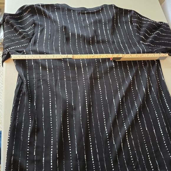 Timeson Blouse Women's XXL Black White Geo Stripe Roll Tab Sleeves NWT - Picture 12 of 16